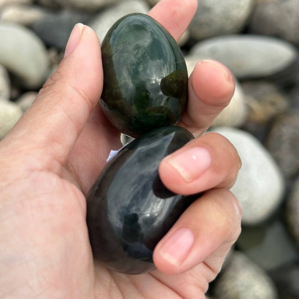 Нефритовое яичко